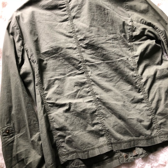 •Lightweight Jacket• - Picture 7 of 8